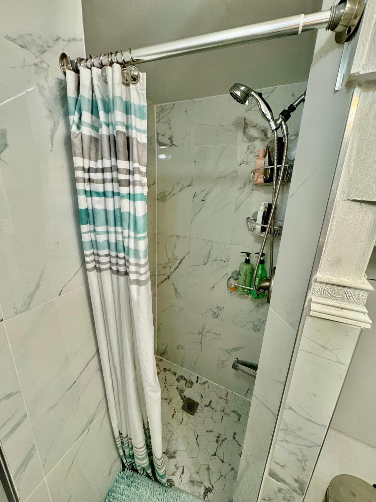 Private Tiny Room On The 1St Floor With Shared Bathroom Near Airport And Downtown Seattte 西雅图 外观 照片