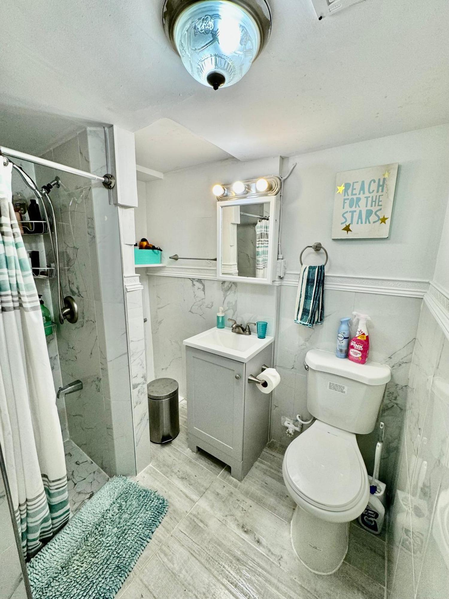 Private Tiny Room On The 1St Floor With Shared Bathroom Near Airport And Downtown Seattte 西雅图 外观 照片